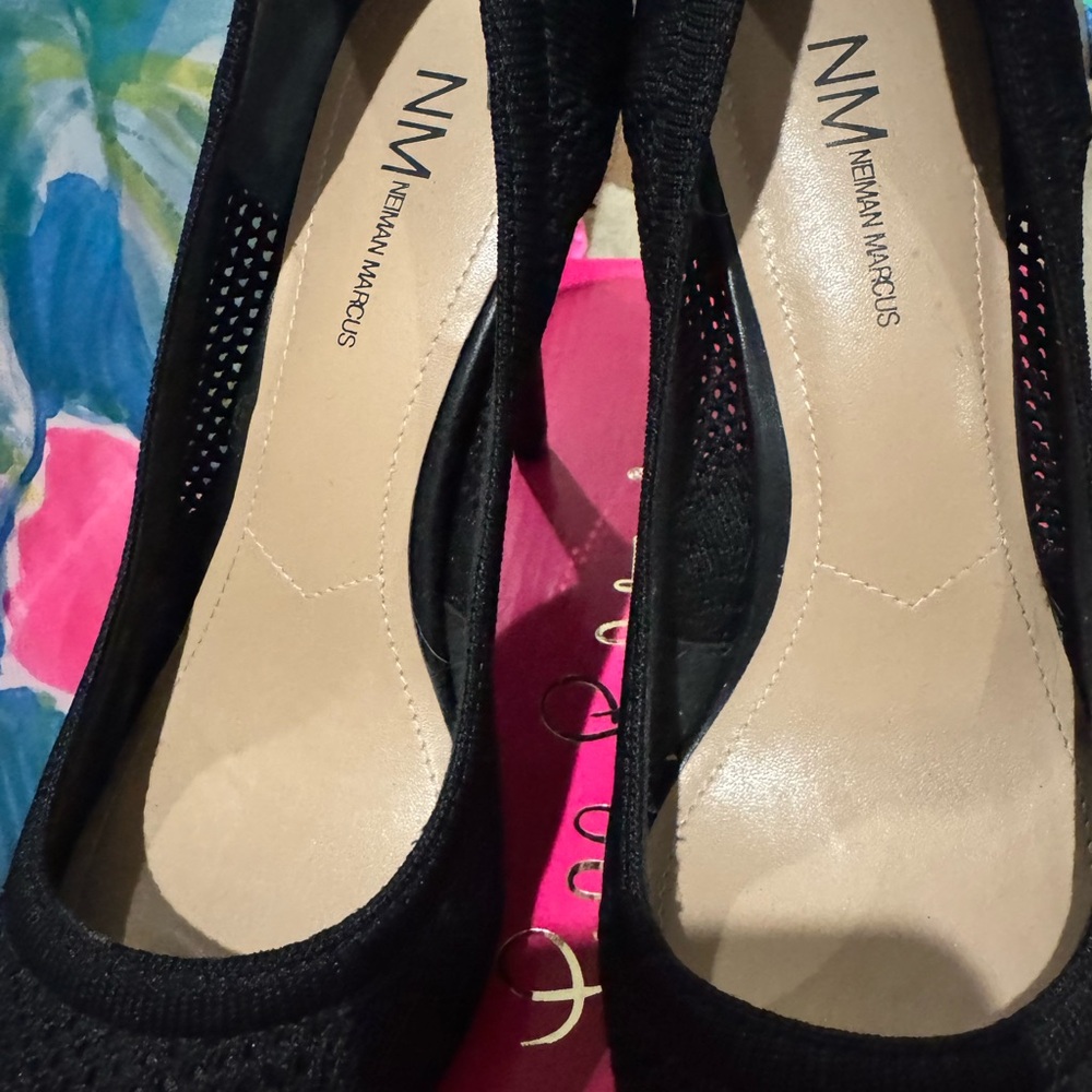Neiman Marcus Sochi stretch knit pumps high heel - size 8